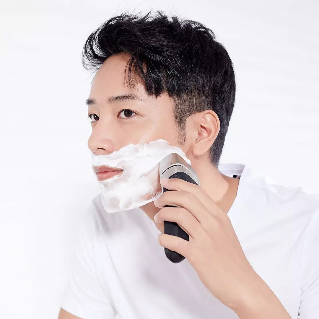 Four-head razor for eyebrows