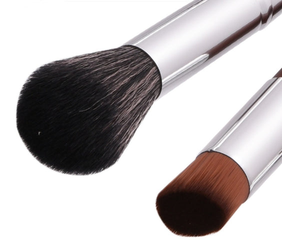 10 makeup brushes