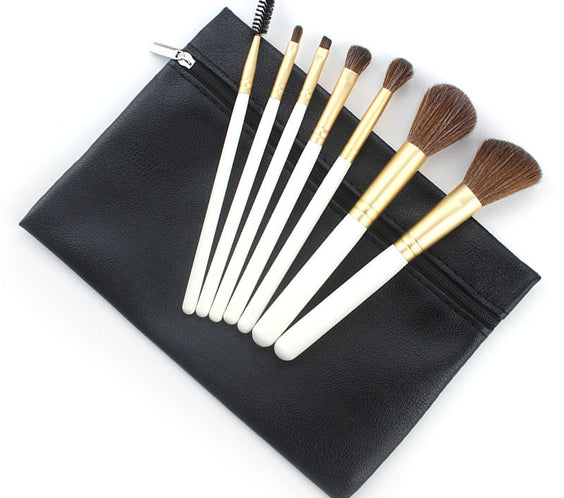 7 makeup brushes