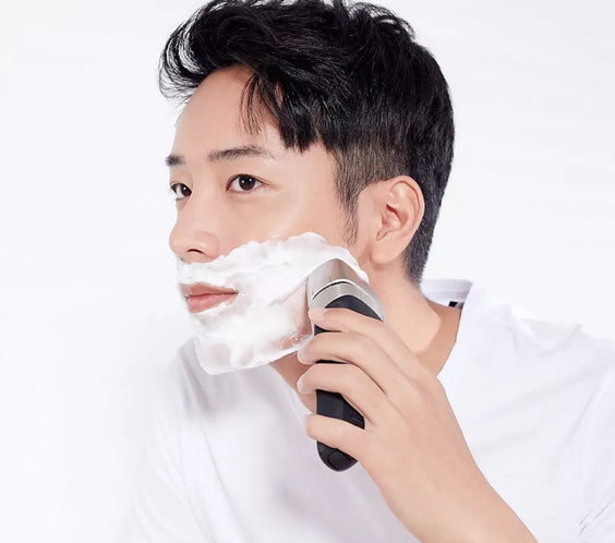 Four-head razor for eyebrows