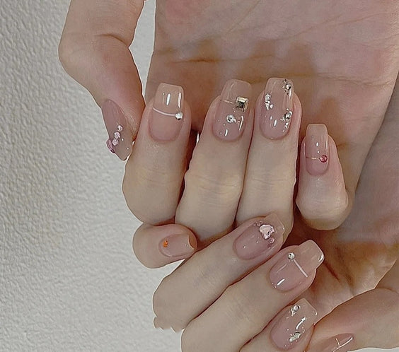 press on nails