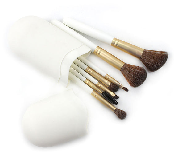 7 makeup brushes